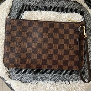 Louis Vuitton Damier pouch